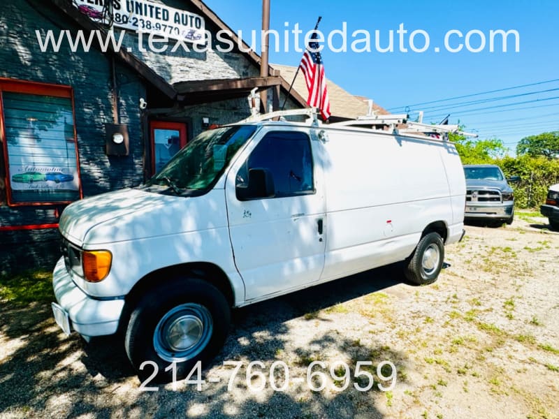 Ford Econoline Cargo Van 2005 price $8,950