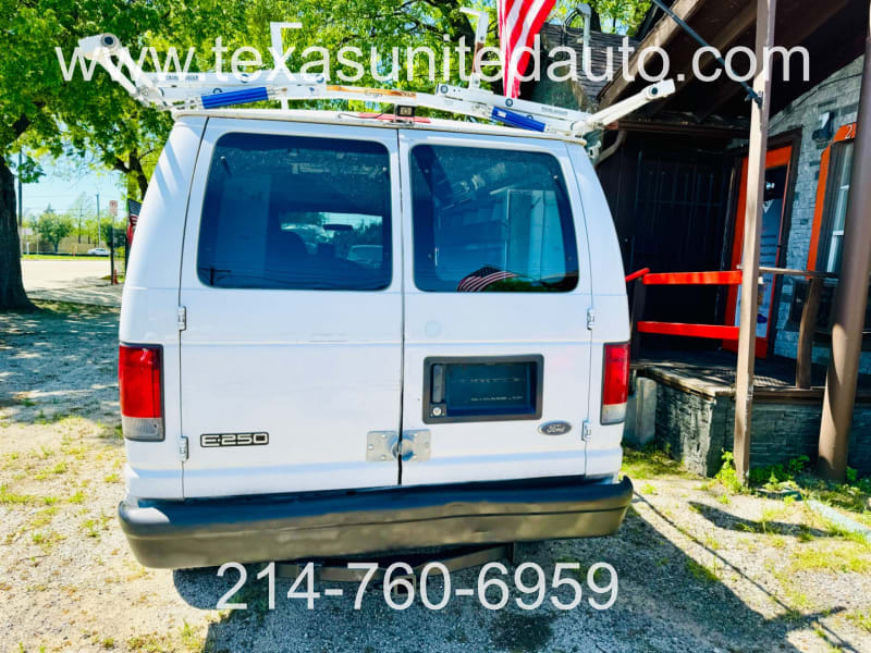 Ford Econoline Cargo Van 2005 price $8,950