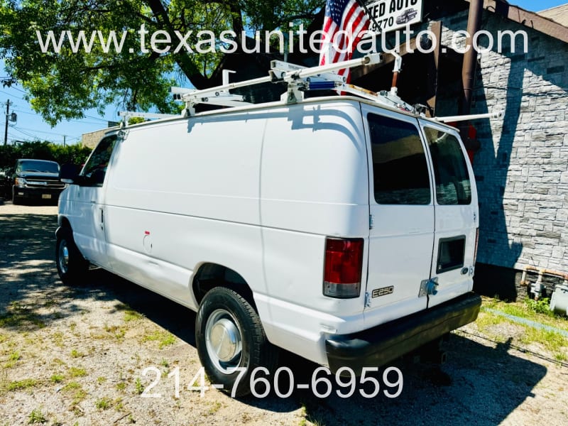 Ford Econoline Cargo Van 2005 price $8,950