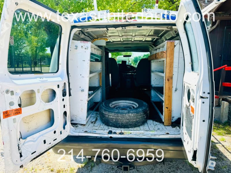 Ford Econoline Cargo Van 2005 price $8,950