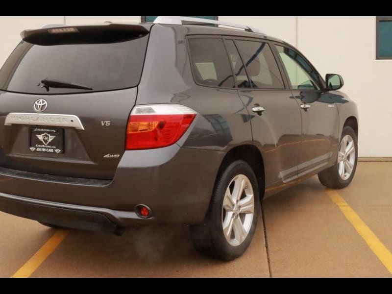 Toyota Highlander 2009 price $8,890