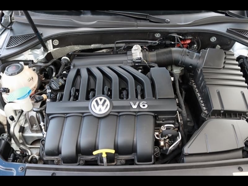 Volkswagen Passat 2018 price $16,990