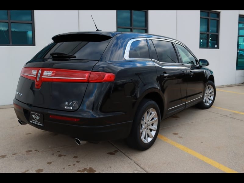 Lincoln MKT 2019 price $12,590