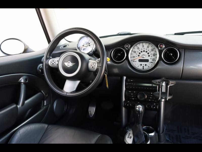 MINI Cooper 2005 price $7,990