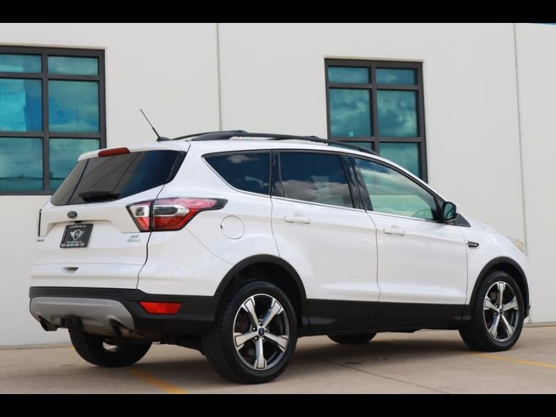 Ford Escape 2017 price $9,990