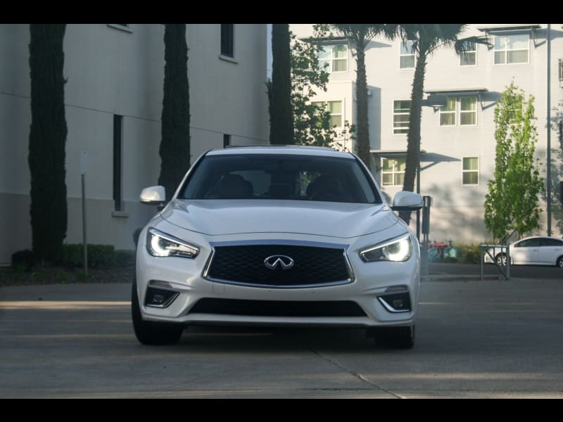 Infiniti Q50 Luxe 2018 price $16,999