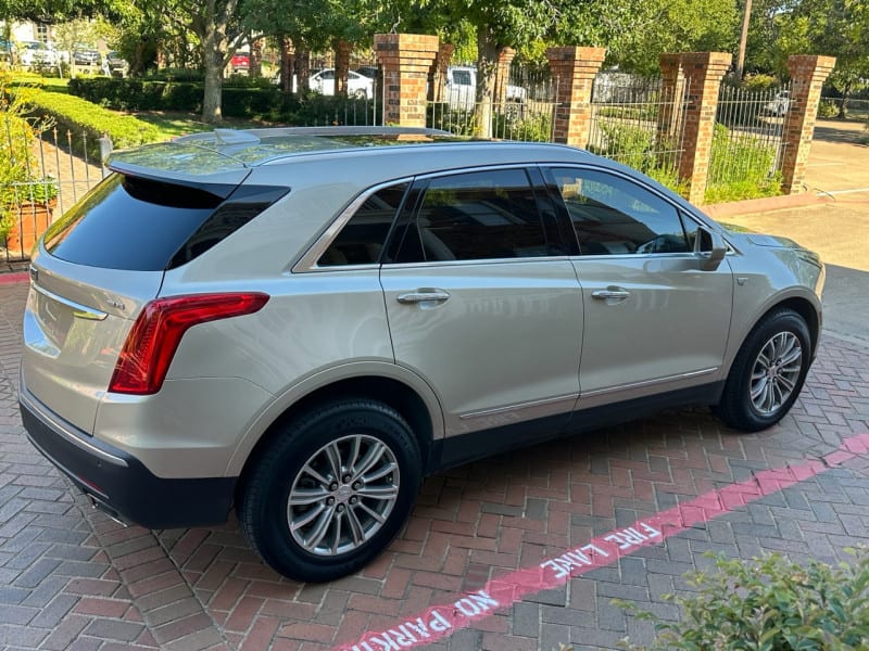 Cadillac XT5 2017 price $12,998