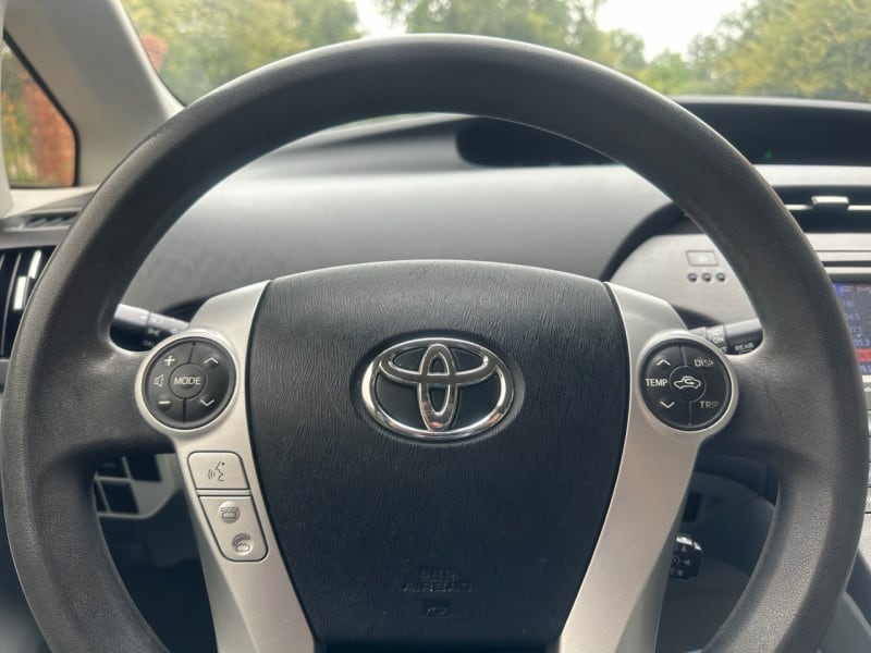 Toyota Prius 2013 price $8,998