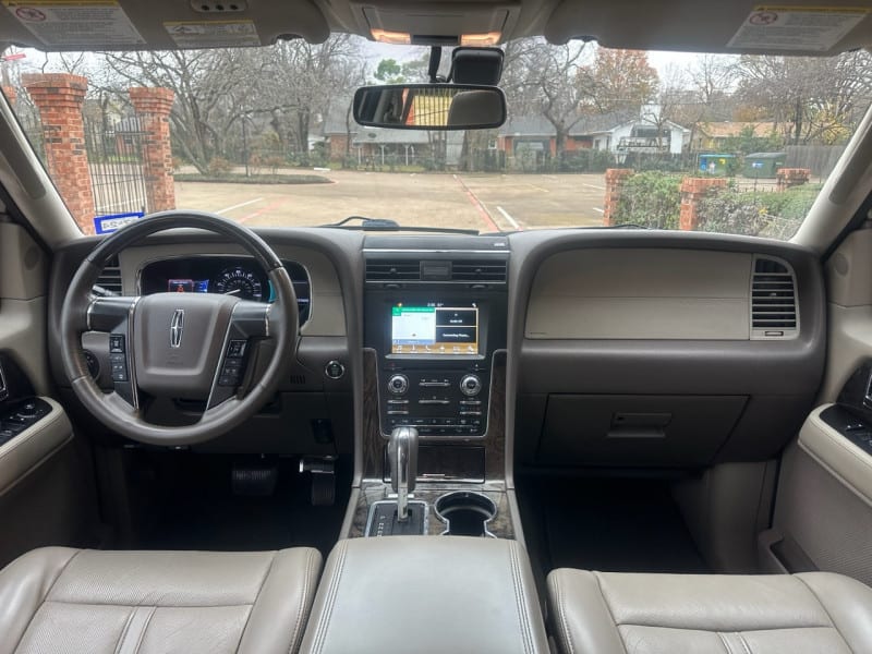 Lincoln Navigator L 2017 price $11,998