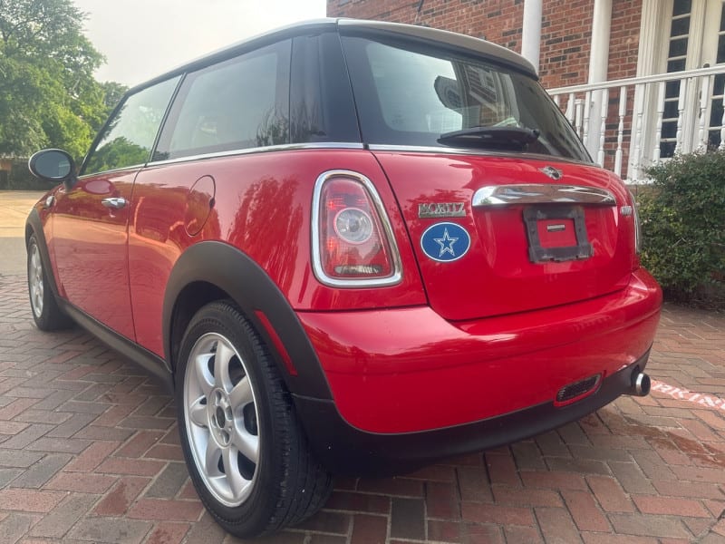 Mini Cooper Hardtop 2010 price $6,998