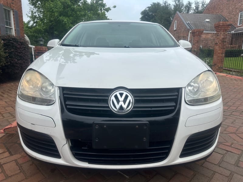 Volkswagen Jetta Sedan 2010 price $2,298