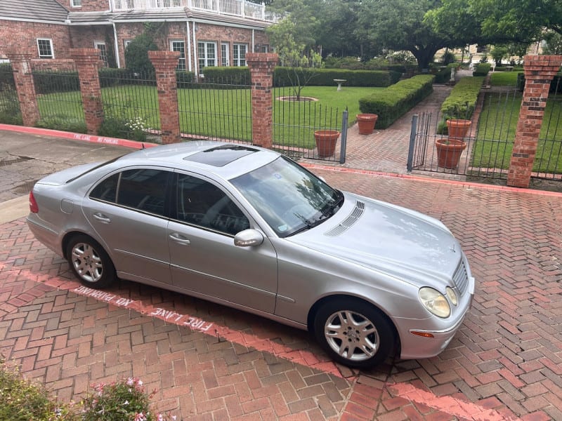 Mercedes-Benz E-Class 2004 price $2,998