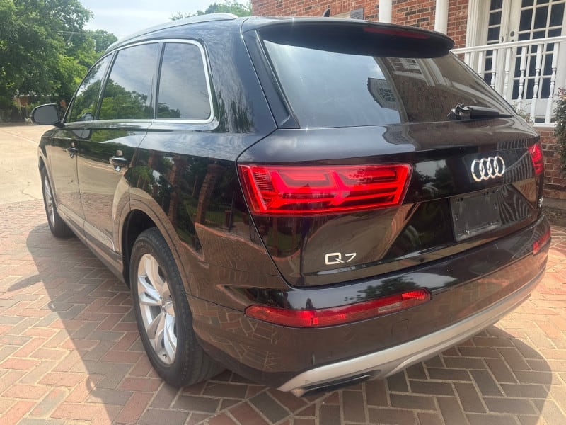 Audi Q7 2017 price $14,998