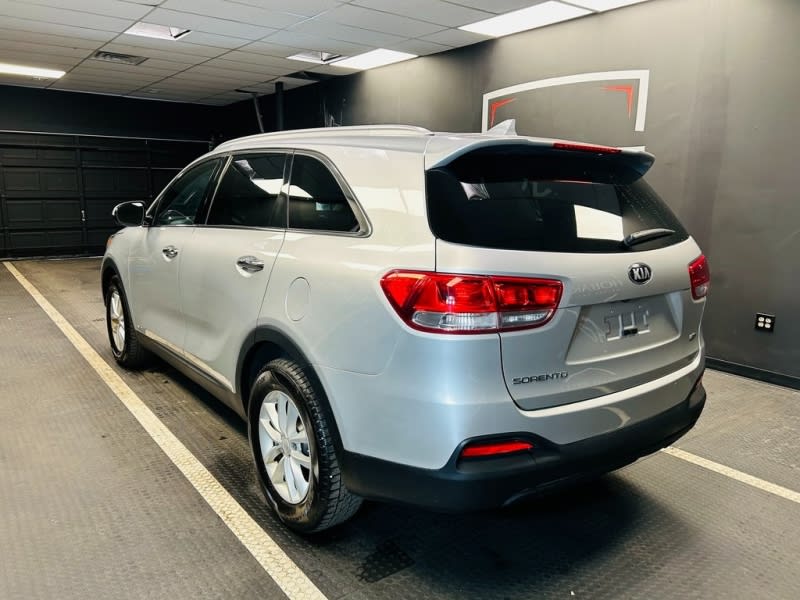 Kia Sorento 2018 price Call for Pricing.