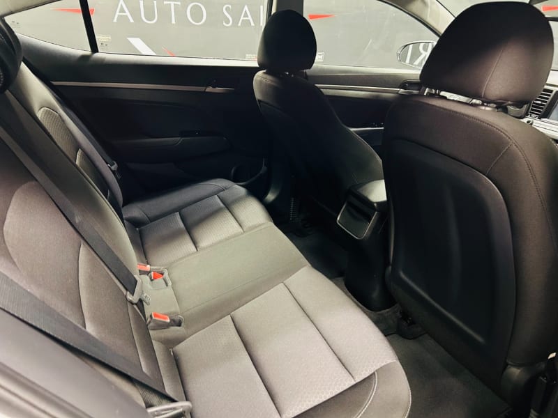 Hyundai Elantra 2018 price $17,370