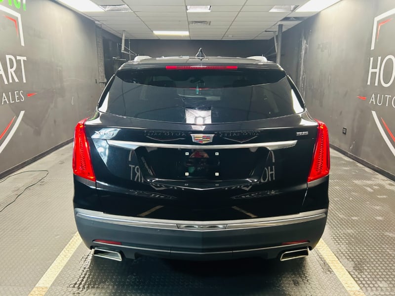 Cadillac XT5 2017 price $19,705