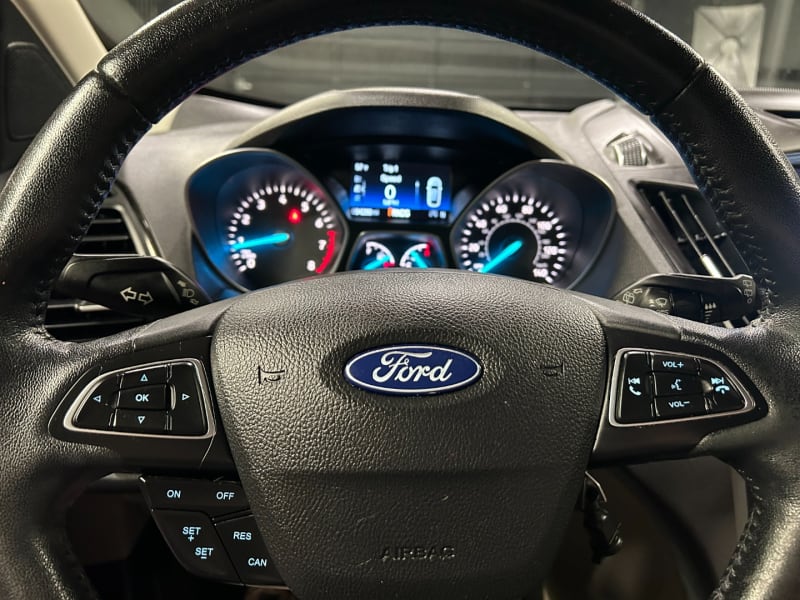 Ford Escape 2018 price $15,790