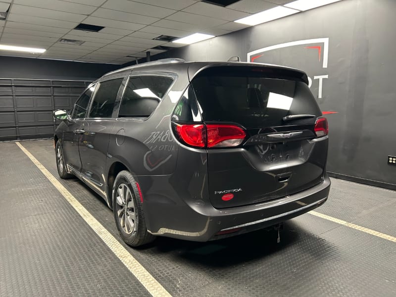 Chrysler Pacifica 2019 price $23,135