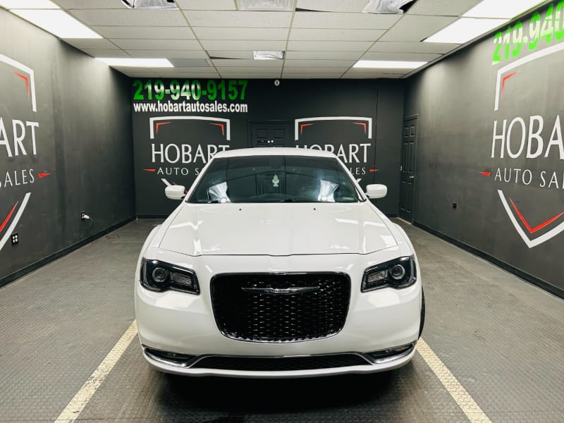 Chrysler 300 2019 price $20,615