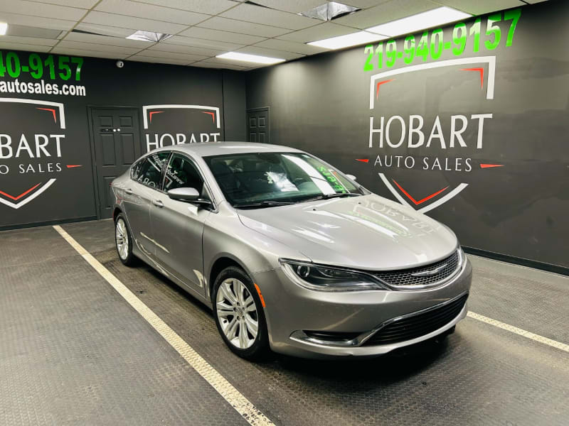 Chrysler 200 2016 price $15,185