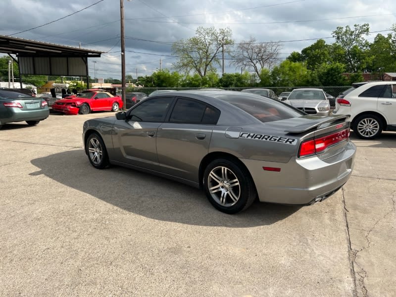 Dodge Charger 2011 price $8,500