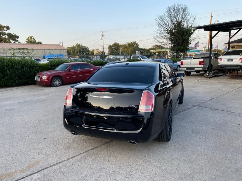 Chrysler 300 2013 price $17,500