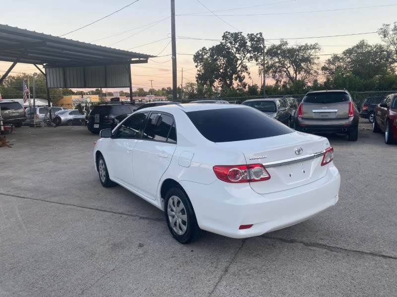 Toyota Corolla 2011 price $9,000