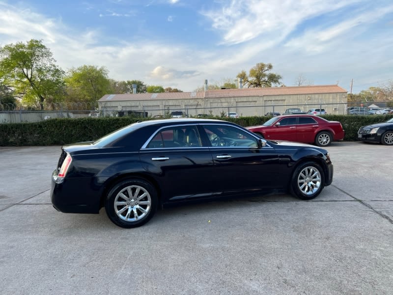 Chrysler 300 2012 price $10,500