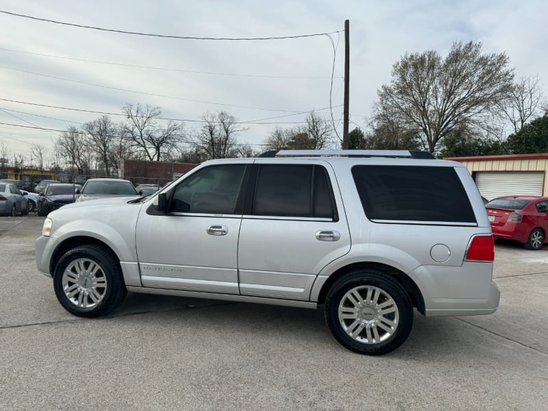 Lincoln Navigator 2014 price $17,500