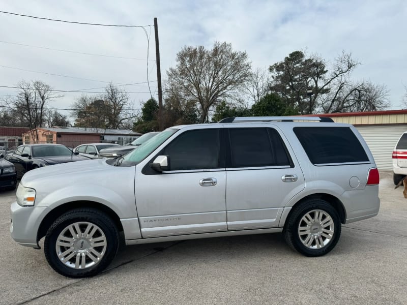 Lincoln Navigator 2014 price $17,500