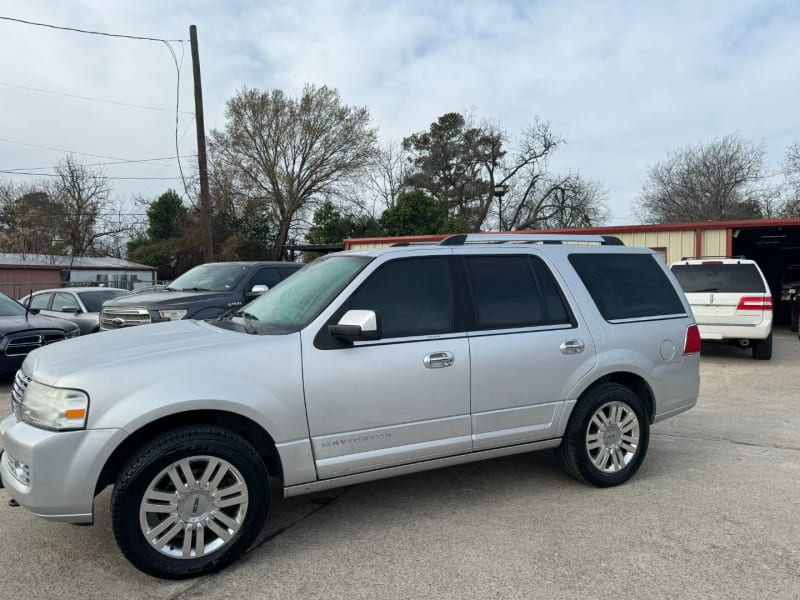 Lincoln Navigator 2014 price $17,500