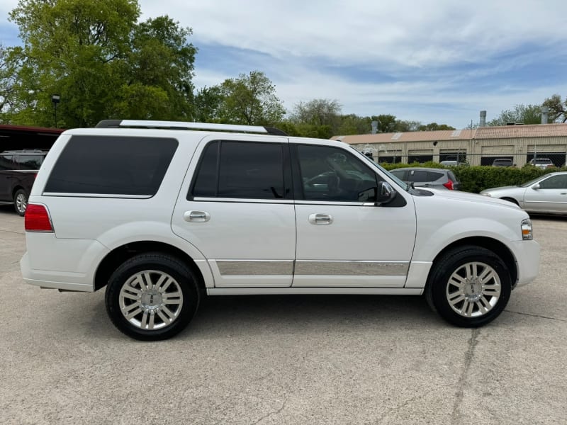 Lincoln Navigator 2012 price $14,999