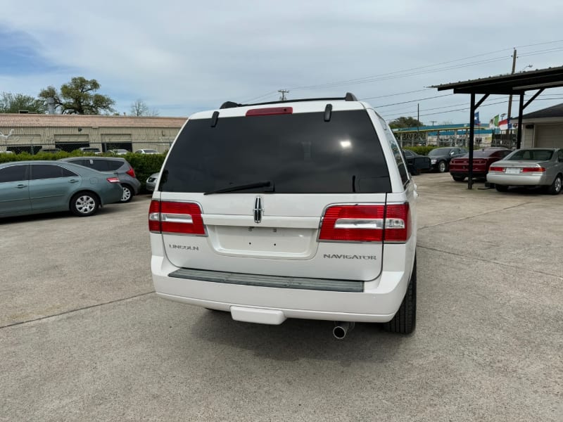 Lincoln Navigator 2012 price $14,999