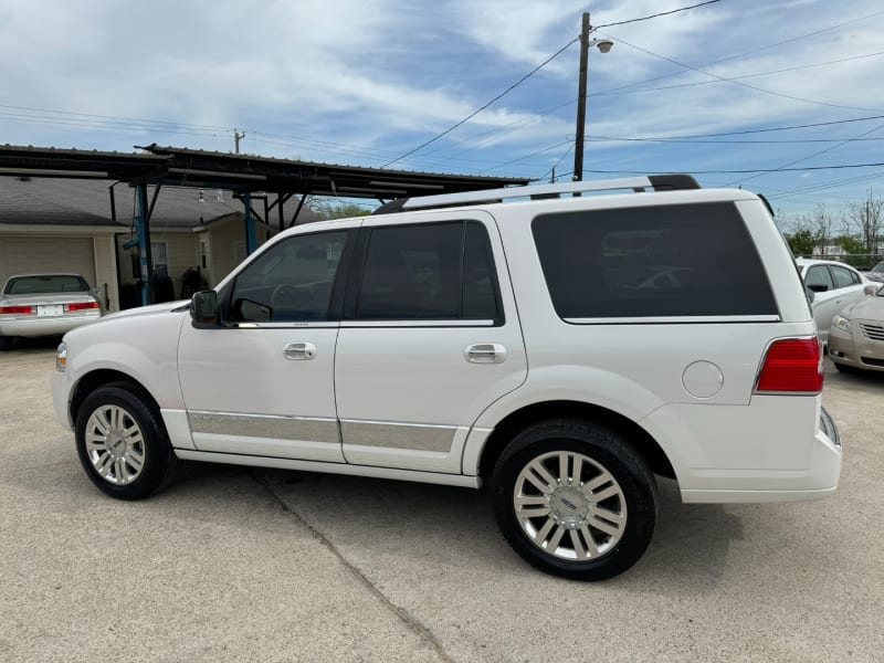 Lincoln Navigator 2012 price $14,999