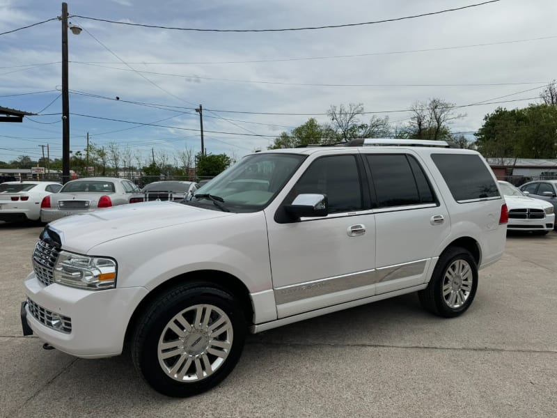 Lincoln Navigator 2012 price $14,999