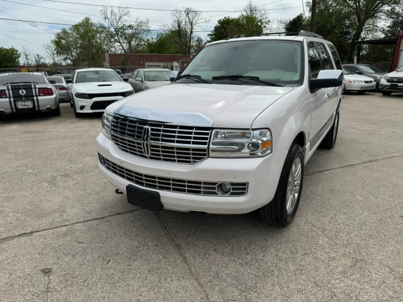 Lincoln Navigator 2012 price $14,999