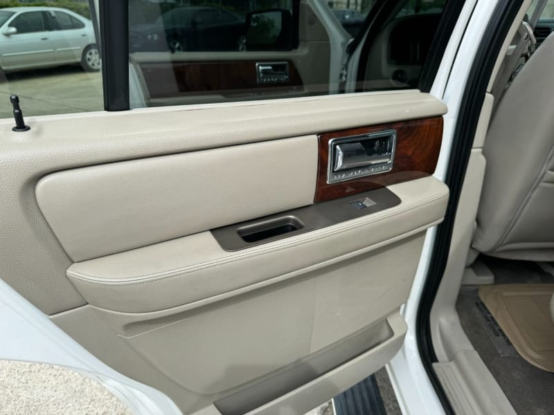 Lincoln Navigator 2012 price $14,999