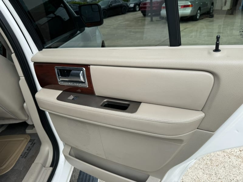 Lincoln Navigator 2012 price $14,999