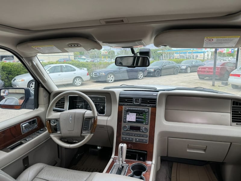 Lincoln Navigator 2012 price $14,999