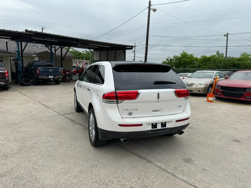 Lincoln MKX 2013 price $12,999