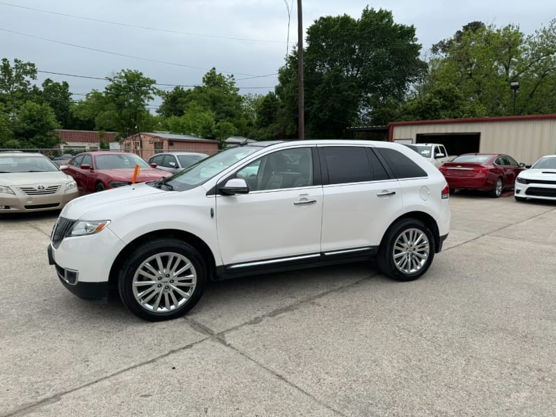 Lincoln MKX 2013 price $12,999