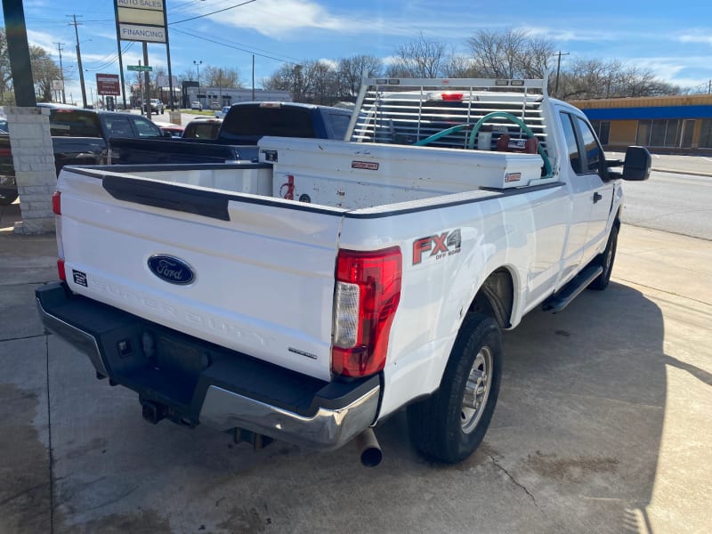 FORD F250 2017 price $15,000 Cash