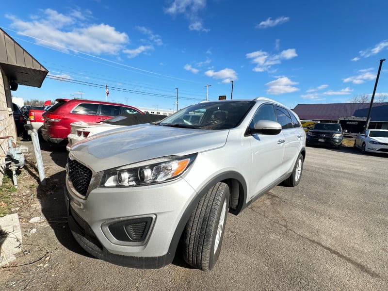 Kia Sorento 2017 price $9,200