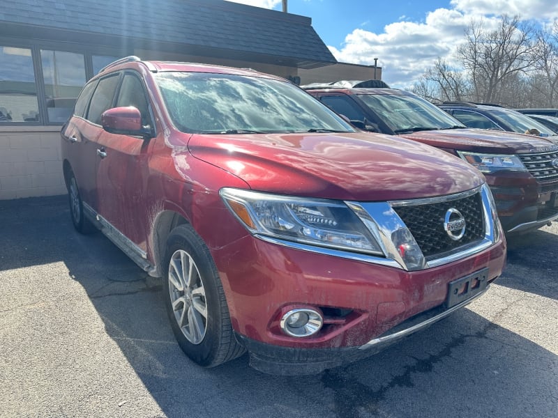 Nissan Pathfinder 2016 price $12,500