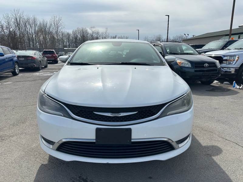 Chrysler 200 2015 price $8,225