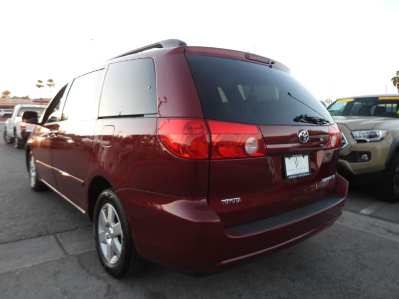 Toyota Sienna 2010 price $13,995