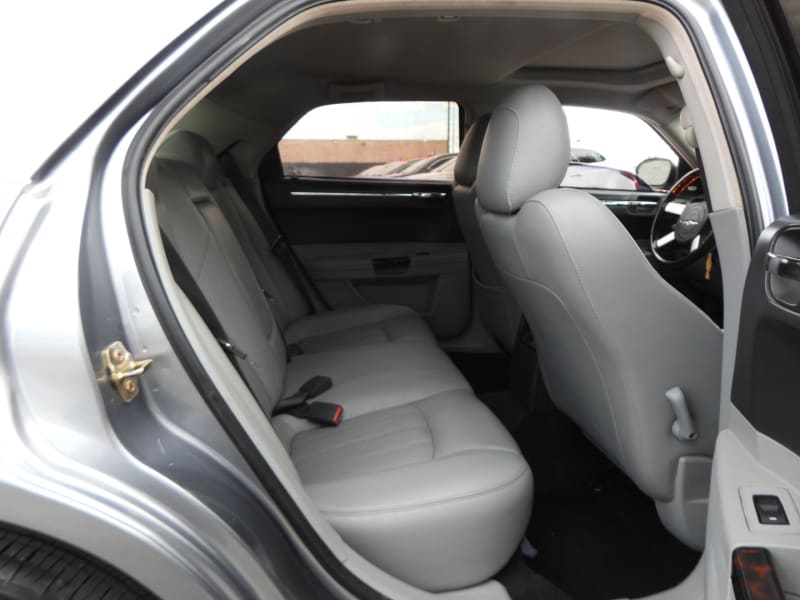 Chrysler 300 2006 price $5,995