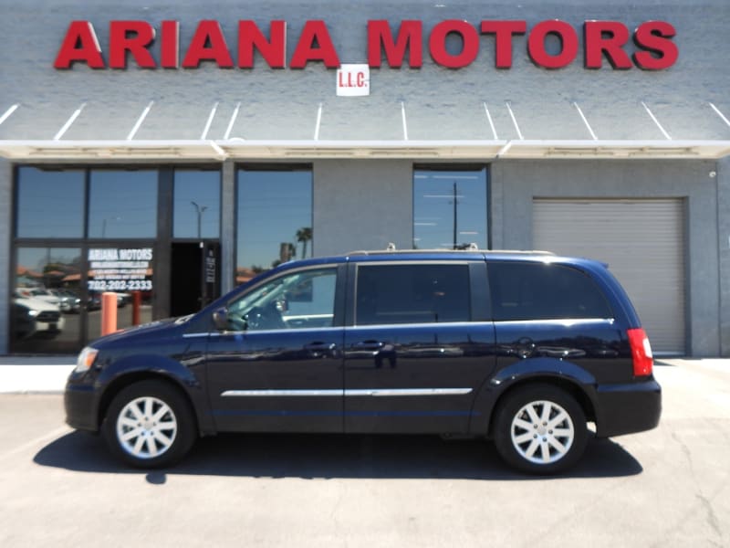 Chrysler Town & Country 2016 price $9,995