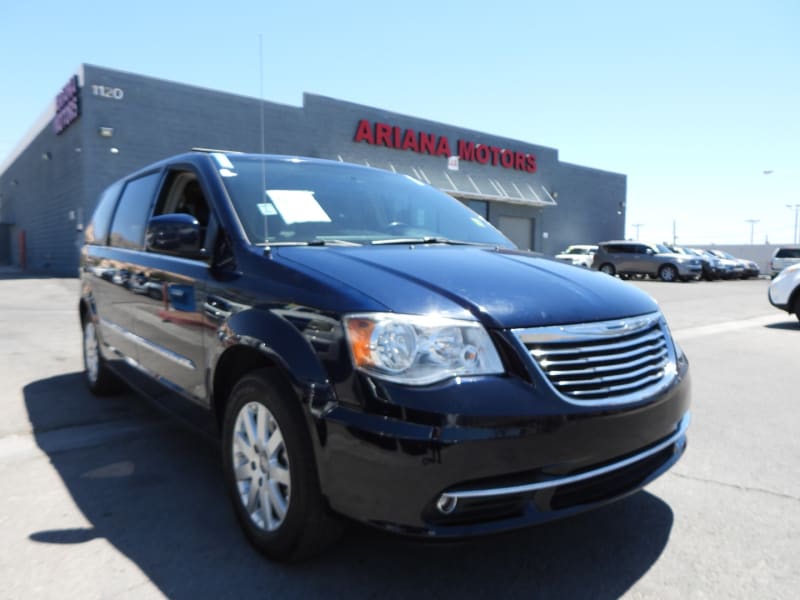 Chrysler Town & Country 2016 price $9,995