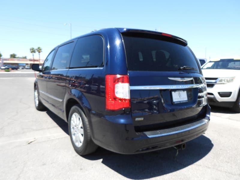 Chrysler Town & Country 2016 price $9,995